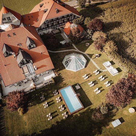 Hotel Montis - Active Nature Spa Брунико Экстерьер фото