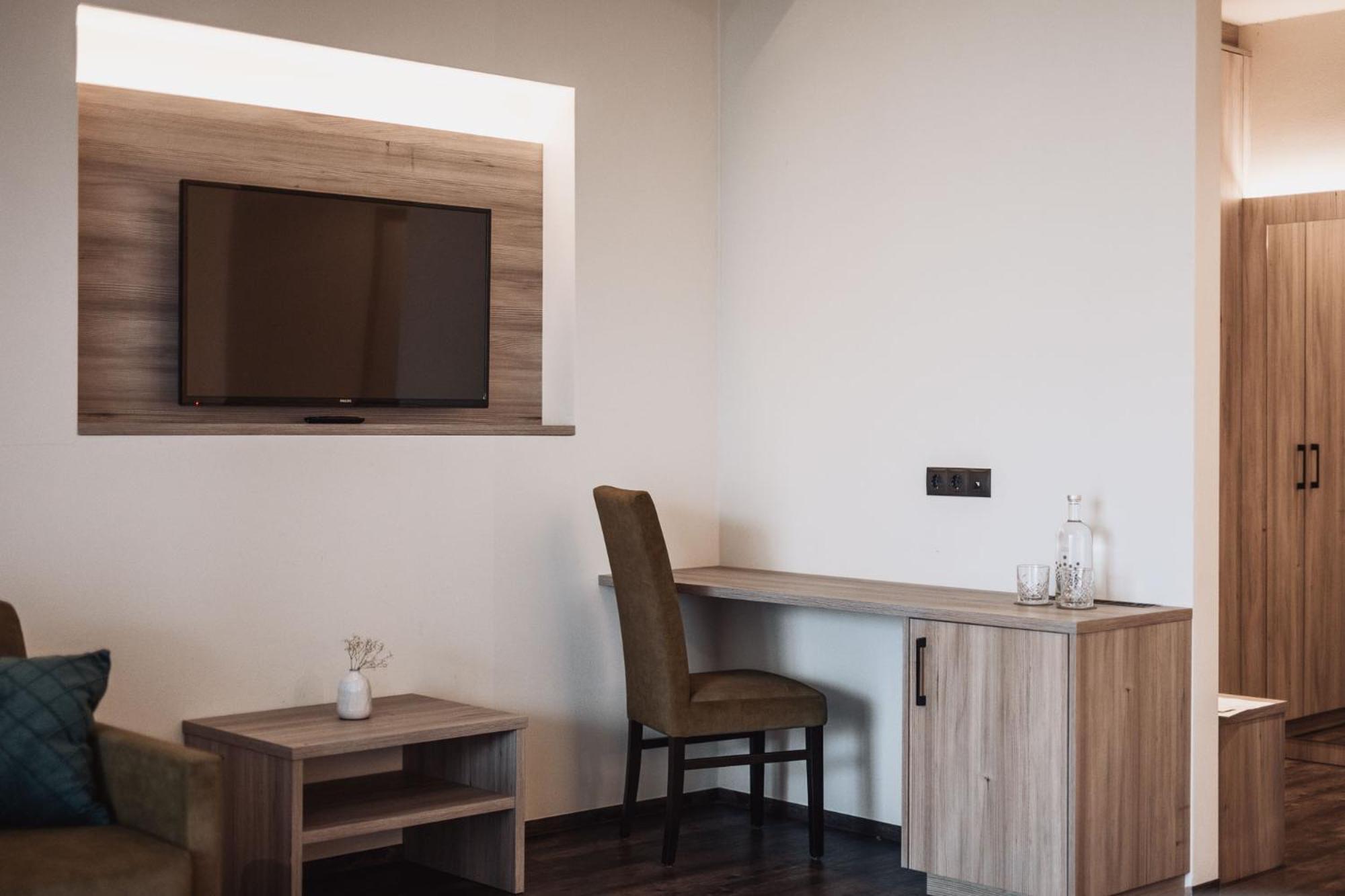 Hotel Montis - Active Nature Spa Брунико Экстерьер фото